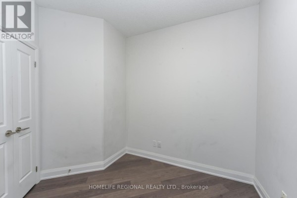 Kitchen - 1306 - 25 Fontenay Court, Toronto, ON M9A0C4 Photo 5