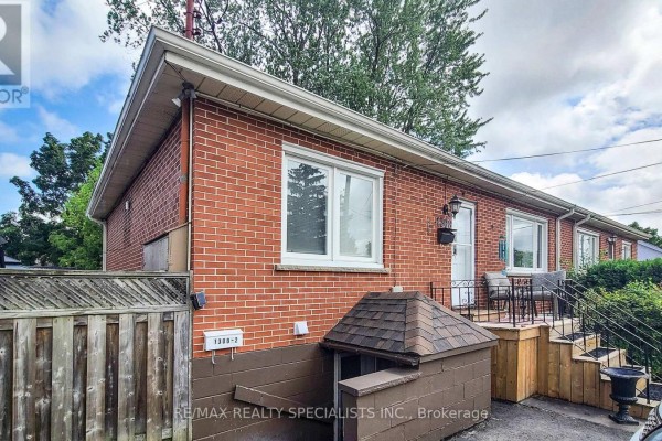 Kitchen - 1306-08 Leighland Road, Burlington, ON L7R3S5 Photo 2