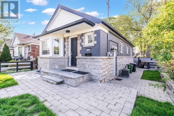 Kitchen - 1306 Kingston Road, Toronto, ON M1N1P5 Photo 3