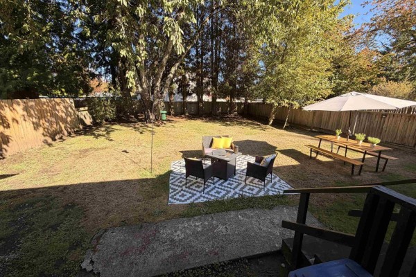 13063 103a Avenue, Surrey, BC V3T1S4 Photo 4