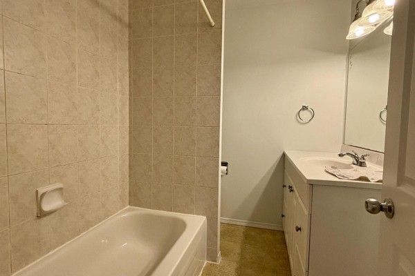 13065 103a Avenue, Surrey, BC V3T1S4 Photo 5