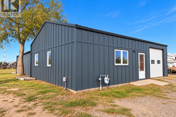 1308 18 Avenue, Coaldale, AB, photo 2