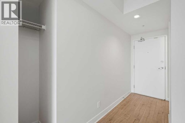 4pc Bathroom - 1309, 30 Brentwood Common Nw, Calgary, AB T2L2L8 Photo 5