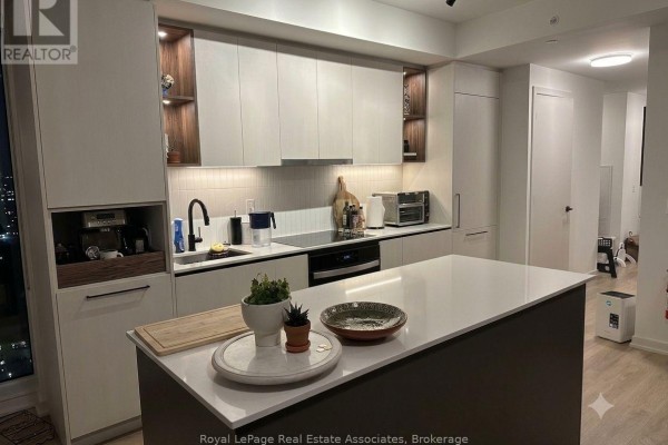 Living room - 1309 - 1285 Dupont Street, Toronto, ON M6H0E3 Photo 4
