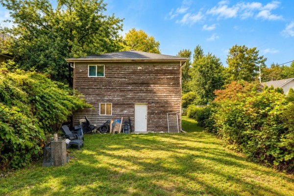13090 111 Avenue, Surrey, BC V3T2S1 Photo 4