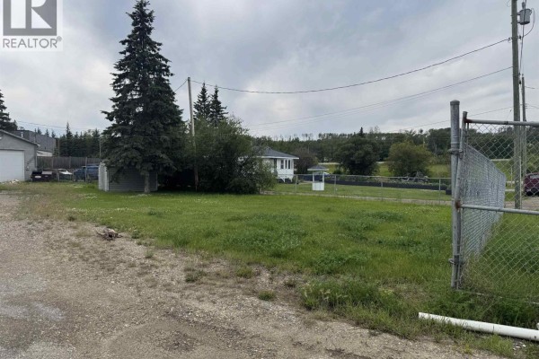 13095 Lakeshore Drive, Fort St  John, BC, photo 3