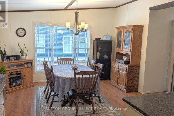 Bedroom - 131 - 22790 Amiens Road, Middlesex Centre, ON N0L1R0 Photo 4