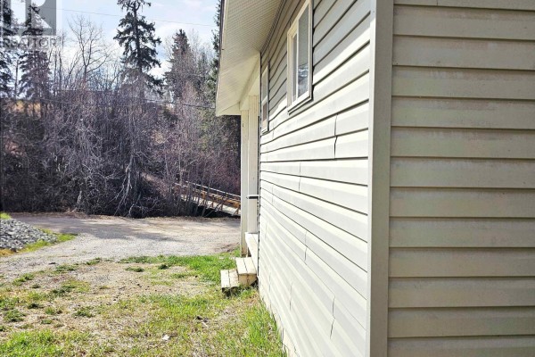 Living room - 131 6th Avenue, Burns Lake, BC V0J1E0 Photo 5