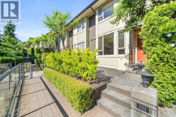 131 9229 University Crescent, Burnaby, BC V5A4Z2 Photo 4