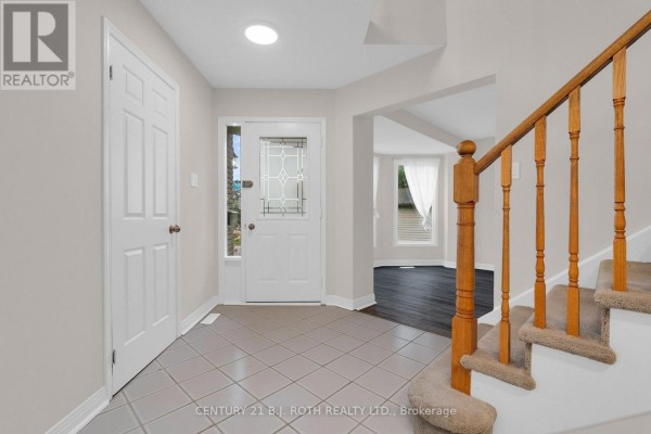 Living room - 131 Browning Trail, Barrie, ON L4N6R2 Photo 5