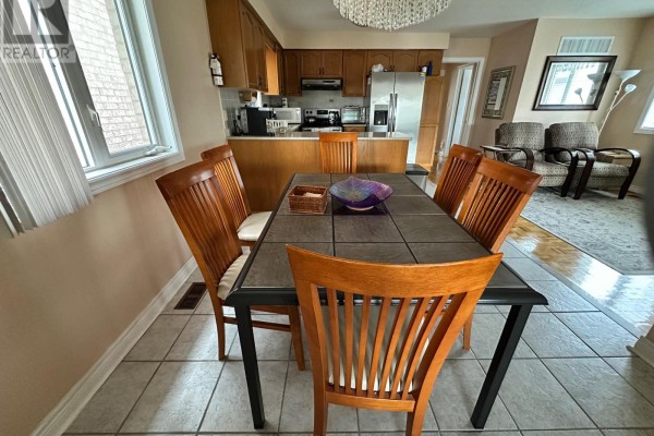 131 Colombo Crescent, Vaughan, ON L6A2T9 Photo 5