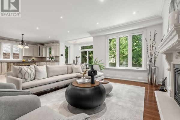 131 Estelle Avenue, Toronto, ON, photo 2