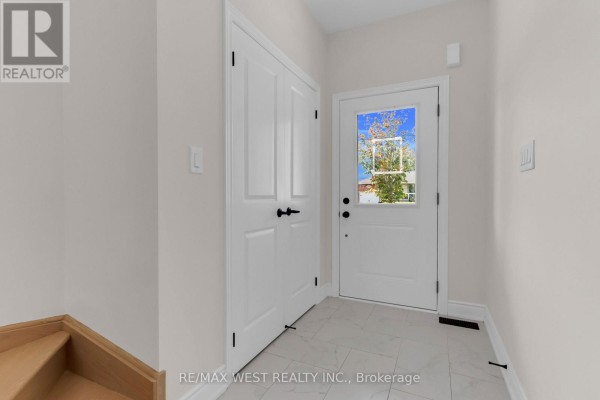 Laundry room - 131 Guelph Street, Oshawa, ON L1H6H8 Photo 5
