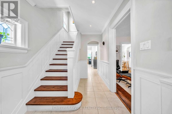 Eating area - 131 Heddington Avenue, Toronto, ON M5N2K9 Photo 4