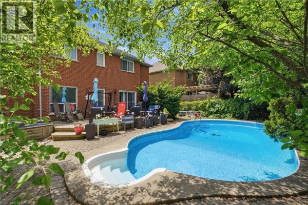 131 Huntingwood Avenue, Hamilton, ON, photo 2