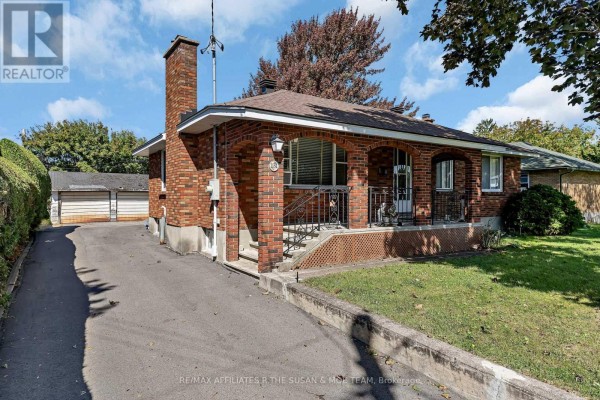 131 Oakridge Boulevard, Ottawa, ON K2G2V1 Photo 2