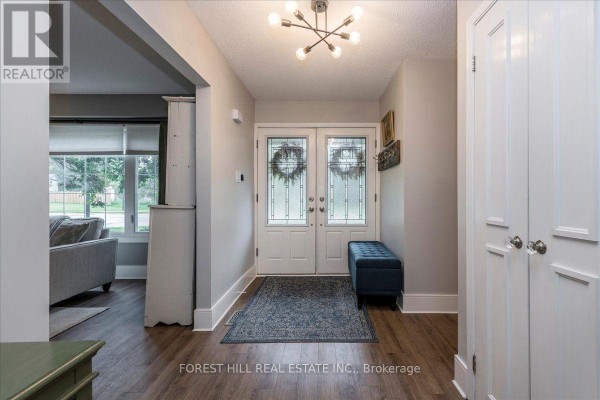 Living room - 131 Oren Boulevard, Barrie, ON L4N4M3 Photo 3