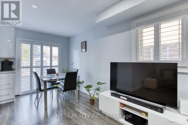 Bedroom 3 - 131 Saddletree Trail, Brampton, ON L6X4M9 Photo 5