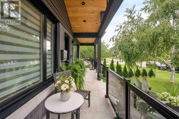 Living room - 131 Silverhill Drive, Toronto, ON M9B3W6 Photo 4