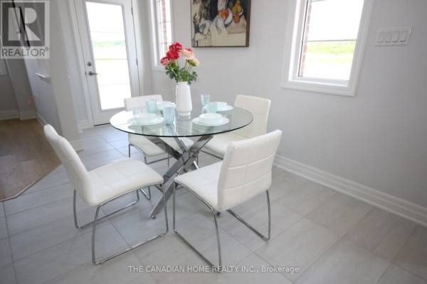 Dining room - 131 Union Blvd Boulevard, Wasaga Beach, ON L9Z0P1 Photo 4