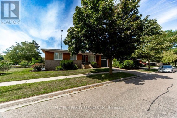 131 West Deane Park Drive, Toronto, ON, photo 3