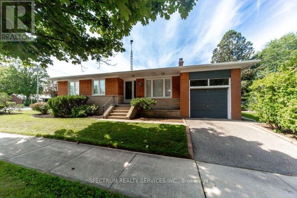 Primary Bedroom - 131 West Deane Park Drive, Toronto, ON M9B2S6 Photo 4
