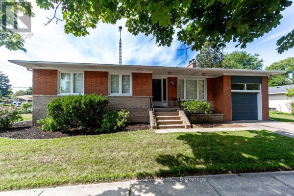 Bedroom 2 - 131 West Deane Park Drive, Toronto, ON M9B2S6 Photo 5