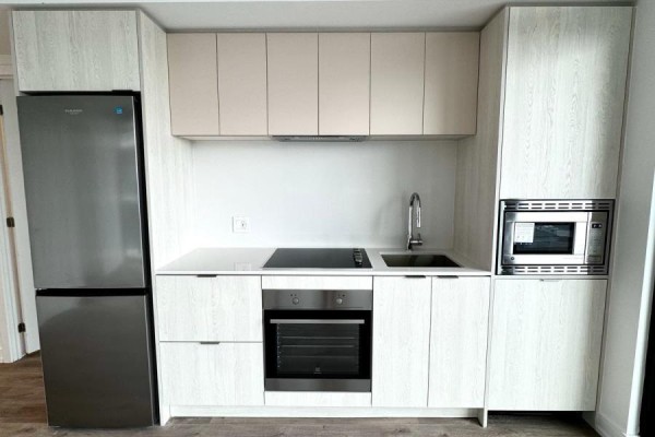 1310 - 1 Jarvis Street, Hamilton, ON L8R3J2 Photo 2