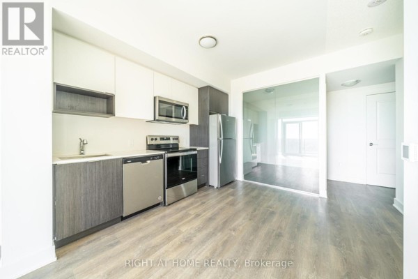Bedroom - 1310 - 204 Burnhamthorpe Road E, Mississauga, ON L5A0B3 Photo 4