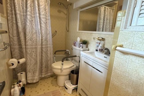 3pc Bathroom - 1310 Askin Avenue, Windsor, ON N9B2Y1 Photo 5
