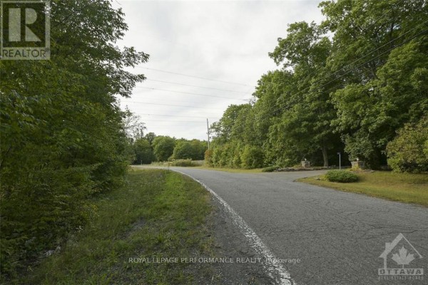 1310 Cumberland Ridge Drive, Ottawa, ON, photo 2