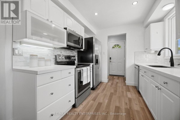 Primary Bedroom - 1310 Redbank Crescent, Oakville, ON L6H1Y5 Photo 5