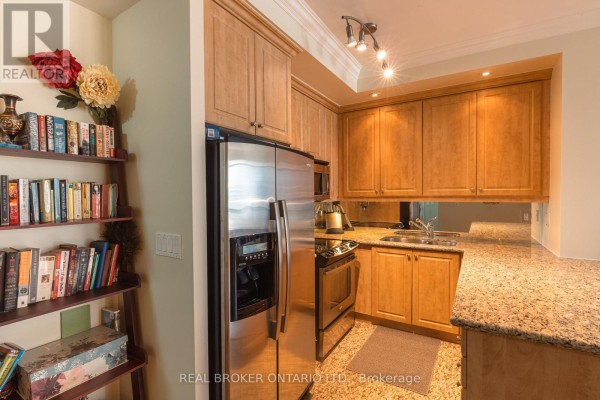 Bedroom - 1311 - 628 Fleet Street, Toronto, ON M5V1A8 Photo 4