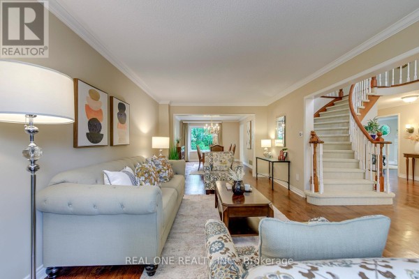 1311 Blackburn Drive, Oakville, ON, photo 3