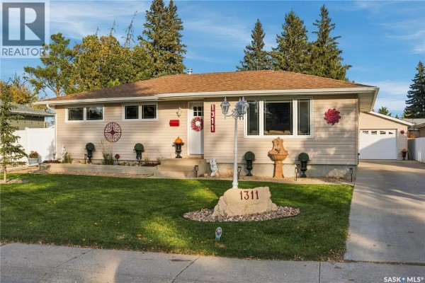 1311 Queen Crescent, Moose Jaw, SK, photo 2