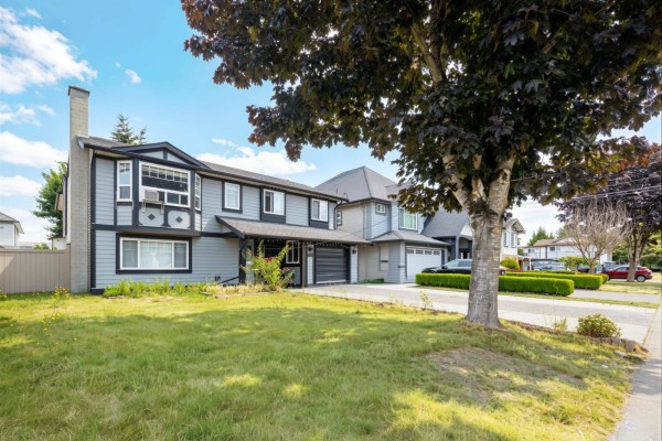 13111 73a Avenue, Surrey, BC V3W2R8 Photo 2