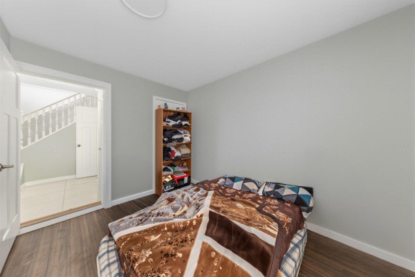 13111 73a Avenue, Surrey, BC V3W2R8 Photo 4