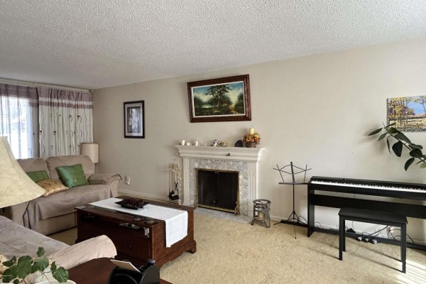 Kitchen - 13112 63 Av Nw, Edmonton, AB T6H1S2 Photo 3