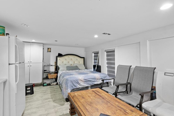 13115 107a Avenue, Surrey, BC V3T2G9 Photo 2