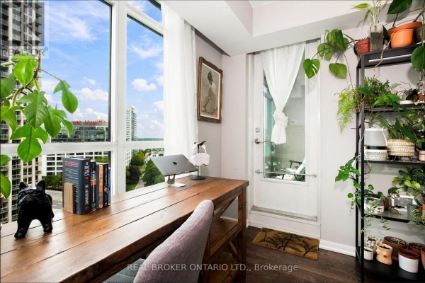 Dining room - 1312 - 215 Fort York Boulevard, Toronto, ON M5V4A2 Photo 4