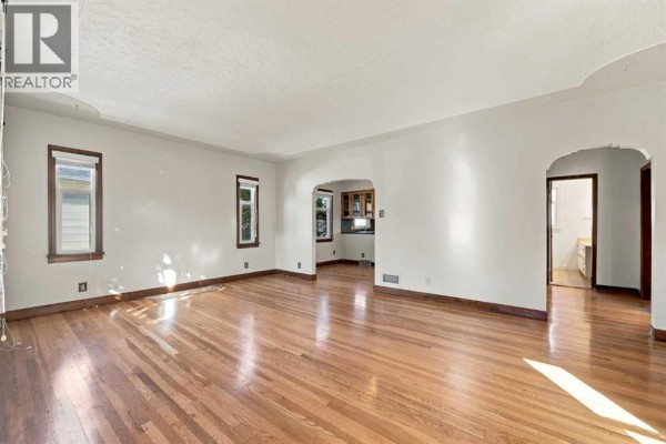 3pc Bathroom - 1312 17 Avenue Nw, Calgary, AB T2M0R1 Photo 3