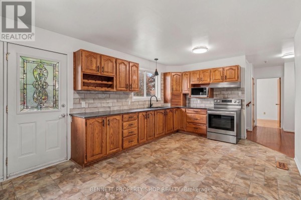 1312 Avenue R Avenue, Ottawa, ON K1G0B9 Photo 4