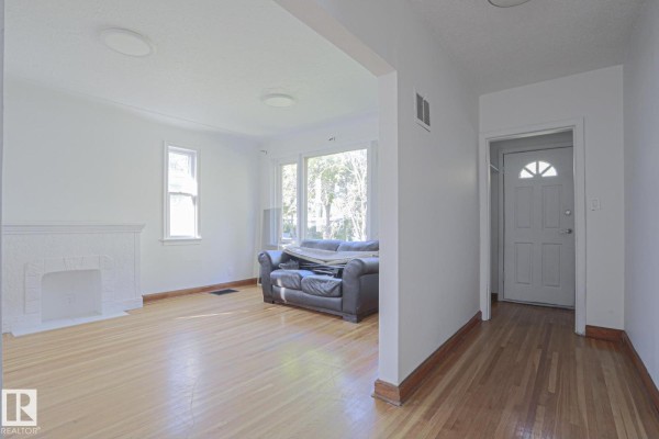 13129 101 St Nw, Edmonton, AB, photo 2
