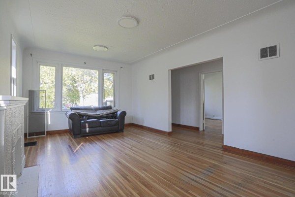 13129 101 St Nw, Edmonton, AB, photo 3
