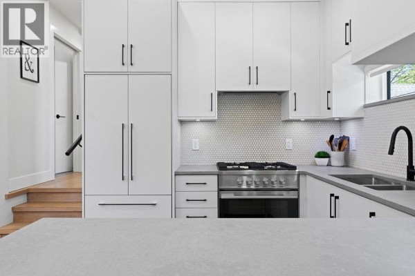 1313 E 20th Avenue, Vancouver, BC V5V1P4 Photo 3