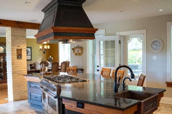 Great room - 1313 Queens Bush Road, Wellesley, ON N0B2T0 Photo 2