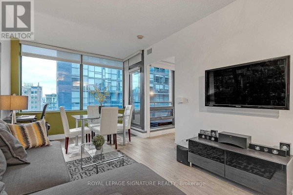 Kitchen - 1315 - 438 King Street W, Toronto, ON M5V3T9 Photo 2