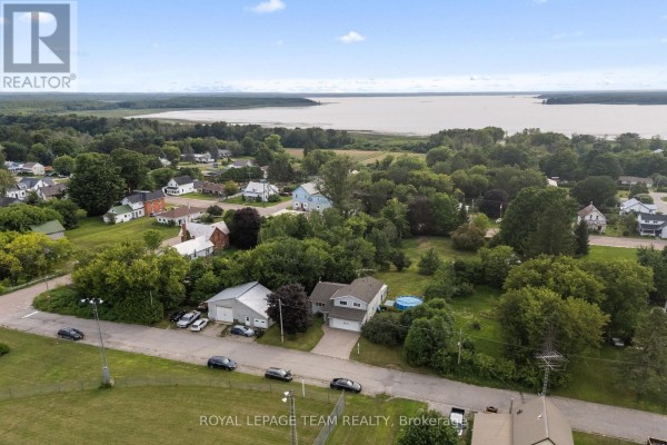 1315 Jessie Street, Whitewater Region, ON K0J2L0 Photo 4