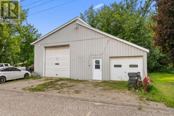 1315 Jessie Street, Whitewater Region, ON K0J2L0 Photo 5