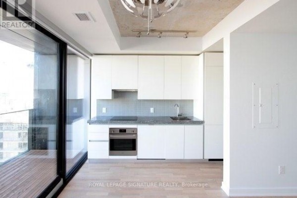 1318 - 629 King Street W, Toronto, ON M5V1M5 Photo 5